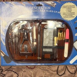 GENERATION Y Brown and Silver Grooming Set
